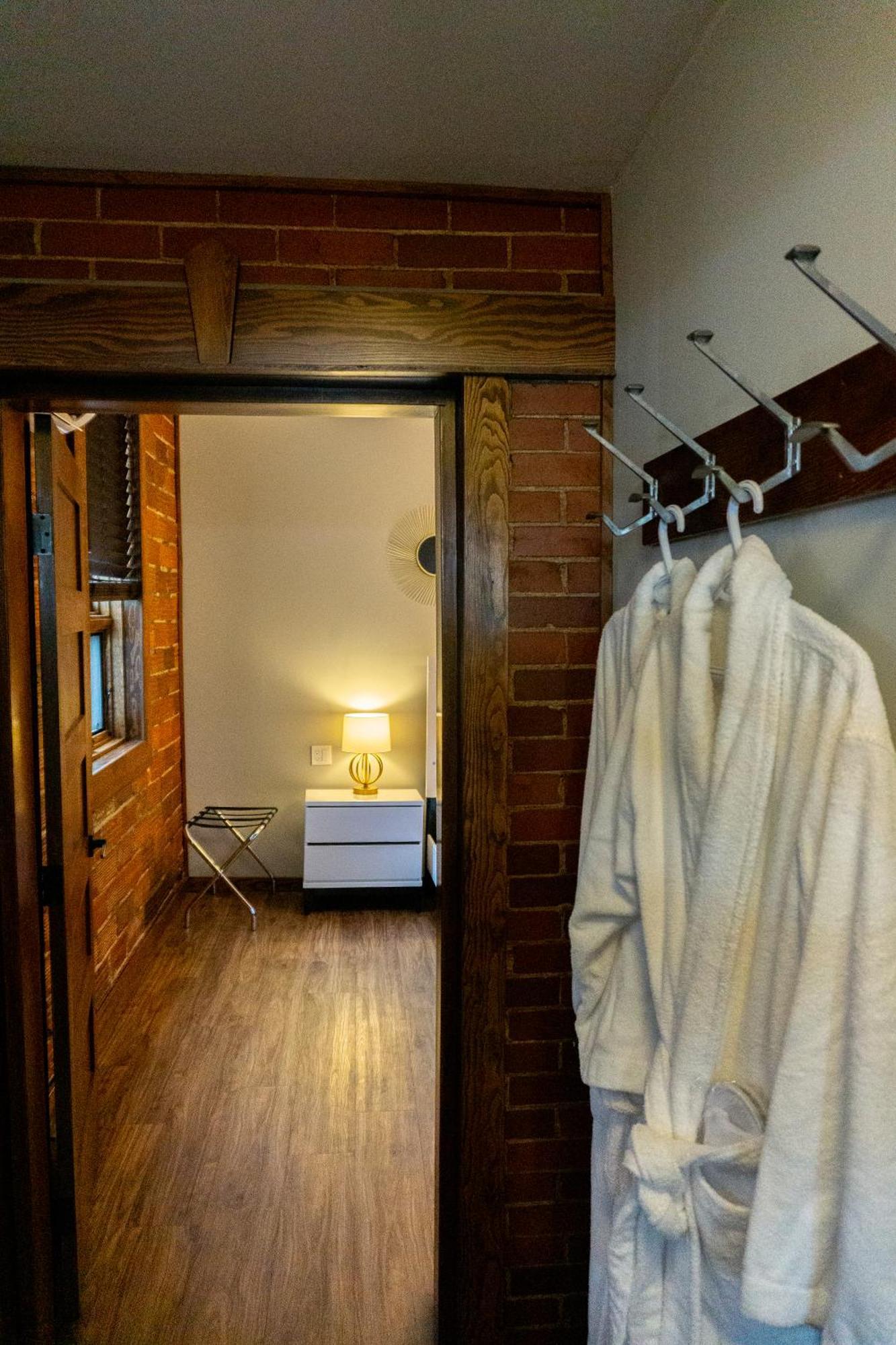The Baker Hotel Cranbrook Zewnętrze zdjęcie